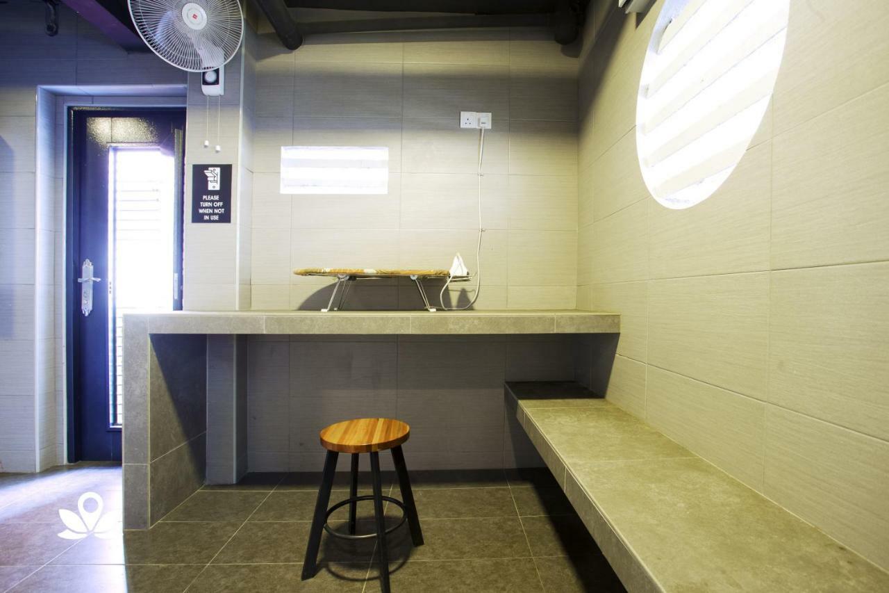 קואלה לומפור Capsule Town Hotel מראה חיצוני תמונה